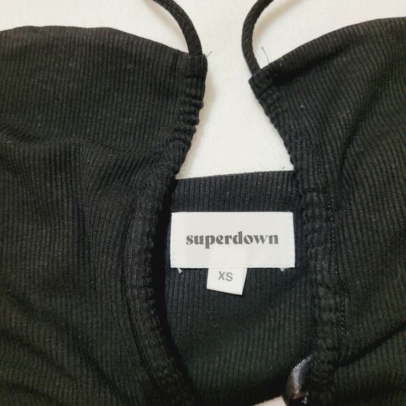 Revolve Superdown black keyhole neck bandana hem neck tie halter top size XS - Picture 3 of 8